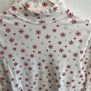 Croft and Barrow White Mock T with Snowflakes